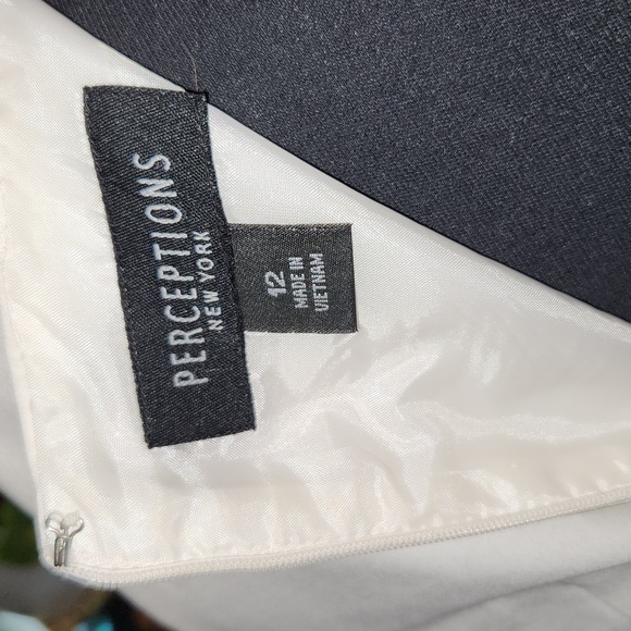 Perceptions new York Dress - Picture 6 of 7